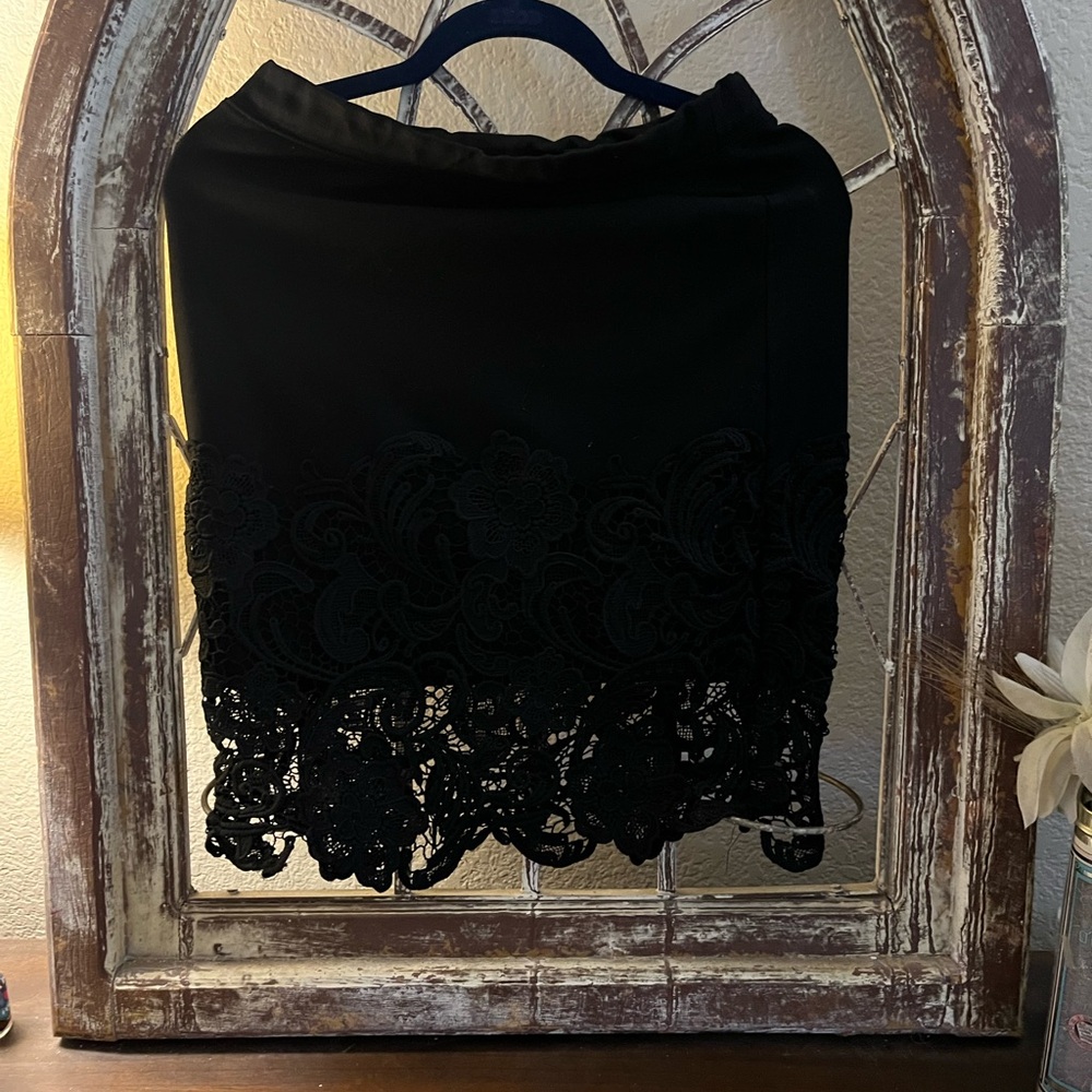 Haute Monde Mini Lace Skirt , Black , Size Medium , 1/2 Black Lace And M…